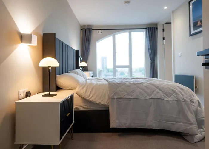 Mega5 Modern 2Bedroom Luxury Apartment Deansgate-2Baths, 2Toilets, With Car Park